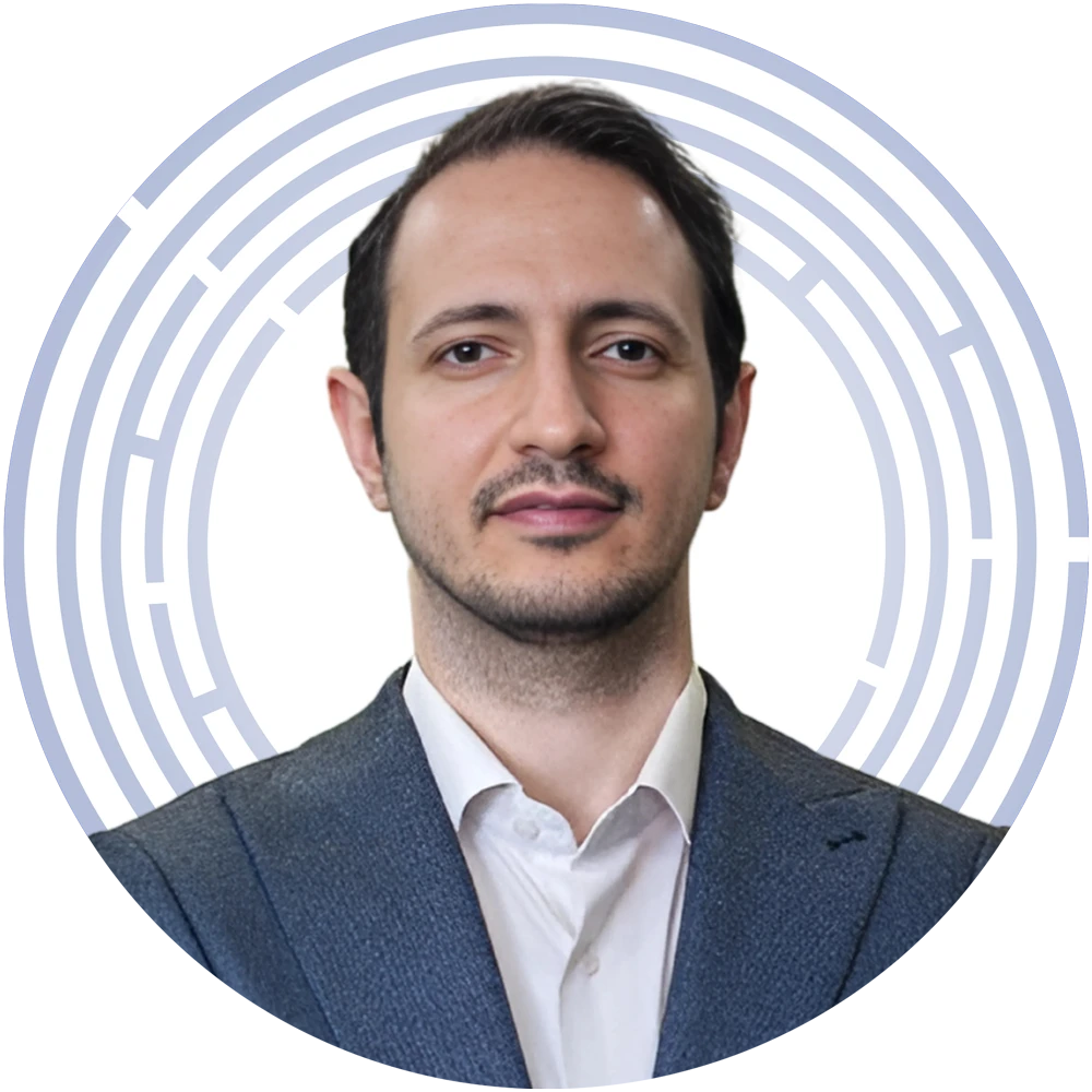 دکتر محمدحسین هاشمی‌نژاد - مدیر عامل هلدینگ نگاه بانک کارآفرین